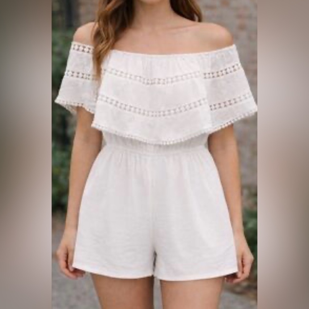 IJoah Women’s Off-Shoulder White Ruffled Top